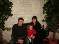Сергей Немченко с женой Кристиной и сыном Кириллом.