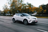 Тест-драйв Toyota CH-R (197)