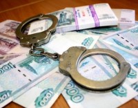 Мошенники оформляли кредиты на алкоголиков и бездомных.
