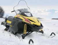 Водитель снегохода погиб неподалеку от Зуевки.