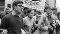 Студенты на профсоюзной демонстрации в Париже, 13 мая 1968 года  JACQUES MARIE / AFP