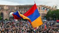 Ереван, 30 апреля 2018. REUTERS/Gleb Garanich
