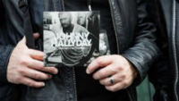 Посмертный альбом Джонни Халлидея «Mon pays c'est l'amour» вышел во Франции 19 октября 2018  Geoffroy VAN DER HASSELT / AFP